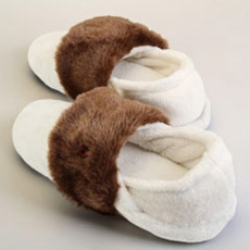 Thermo Slippers snowwhite with brown cuff , size S, EU 36 - 37,5 (incl. 2 batteries, 3,7 V, 3800 mAh each and a charger)