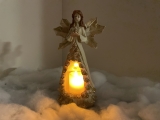 Weihnachtsdorf/-szene: Weihnachtsengel mit LED Licht, batteriebetrieben, Batterie inkludiert