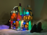 Weihnachtsdorf/-szene: Weihnachtsdorf Bakery mit LED Beleuchtung, Musik und sich drehendem Weihnachtsbaum, inklusive Netzadapter